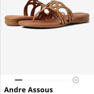 New with tags natural sanders